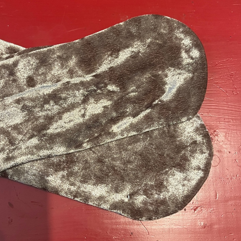 FREE: Velvety stretch velour Champagne Cream colored Socks - Picture 5 of 8